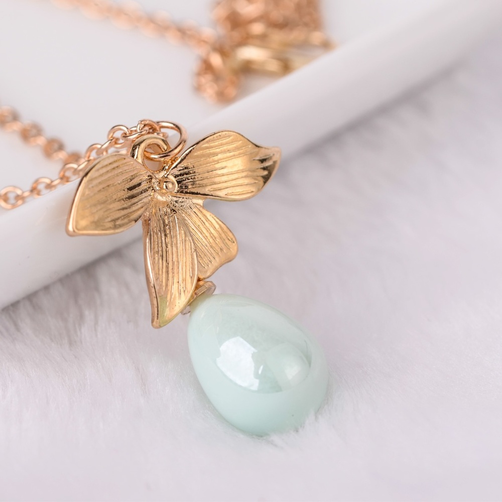 Pearl Orchid Flower Necklace NWT - Picture 5 of 6